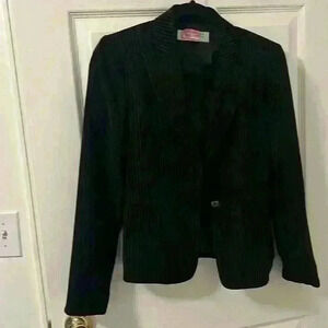Tahari Blazer size 2P black and white work blazer